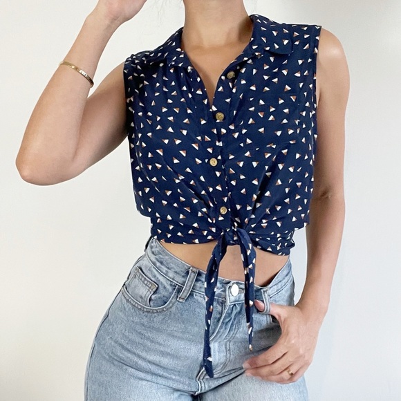 Tops - Navy print sleeveless button up